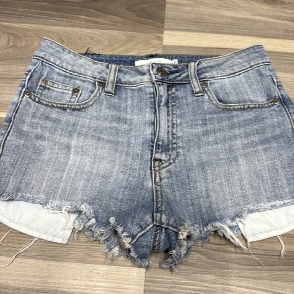 🏁 Aritzia Talula Denim Blue Women's Shorts size 25 - Picture 3 of 7